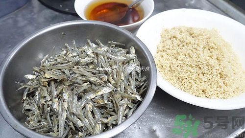 小魚干怎么炒好吃？蜜汁小魚干的做法