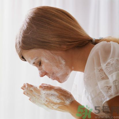 海鈺珍珠海藻柔膚水怎么樣？海鈺珍珠海藻柔膚水好用嗎？