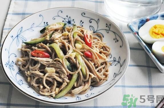 蕎麥怎么做成面條？蕎麥面條怎么做好吃？