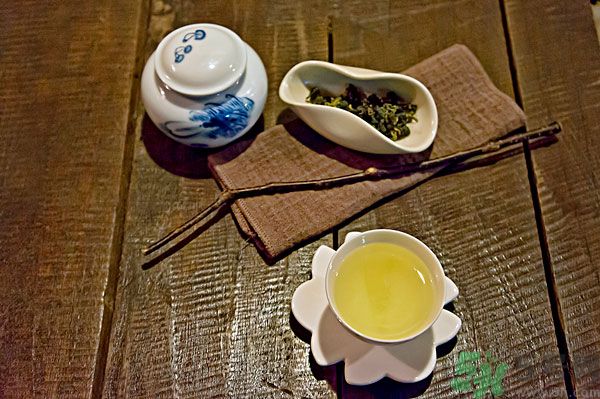 吃魚的時候能喝茶嗎？吃魚可以喝茶嗎？