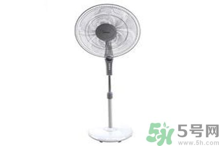 寶寶可以吹電風(fēng)扇嗎？寶寶多大了可以吹電風(fēng)扇？