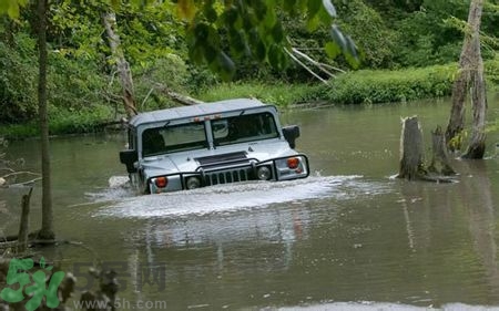 汽車排氣管進(jìn)水了會(huì)怎么樣?汽車排氣管進(jìn)水要緊嗎