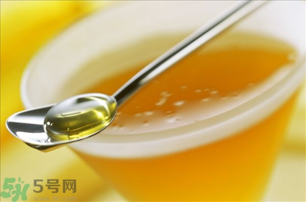 蜂蜜放久了有酒味是怎么回事？蜂蜜有酒味還能喝嗎？