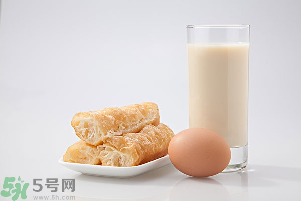 豆奶粉結(jié)塊還能喝嗎？豆奶粉分層還能喝嗎？