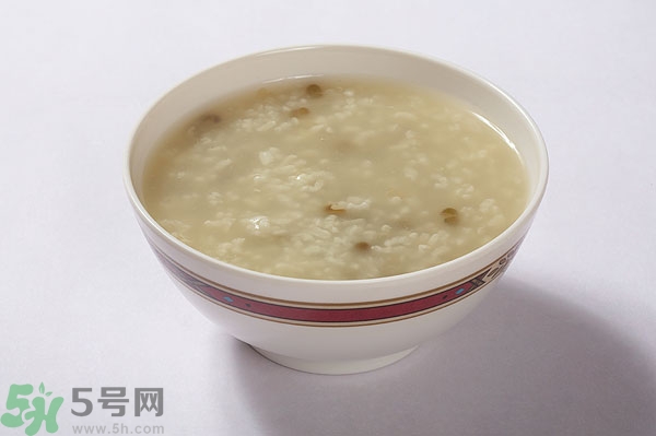 吃綠豆粥有什么好處?綠豆粥的功效與作用