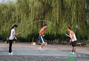 跳繩減肥快還是跑步減肥快？跳繩減肥最佳時(shí)間是什么時(shí)候？