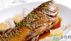 比目魚的營(yíng)養(yǎng)價(jià)值 比目魚的功效與作用及食用方法