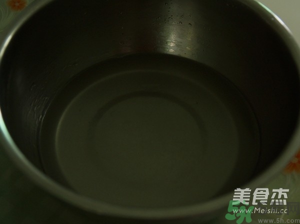 水晶月餅用的什么粉？水晶月餅的做法及配方