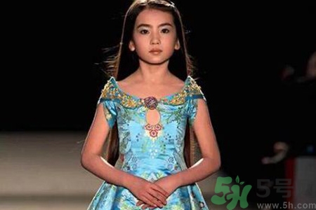 9歲女生的標(biāo)準(zhǔn)身高體重是多少？9歲女生正常身高體重是多少？