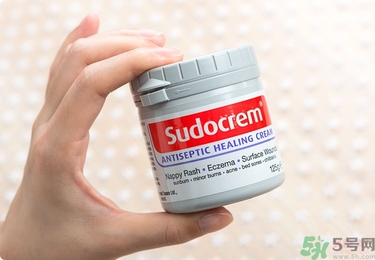 Sudocrem屁屁霜怎么用？sudocrem屁屁霜初生寶寶能用嗎？