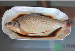 鯽魚死了還能吃嗎？死鯽魚能吃嗎？