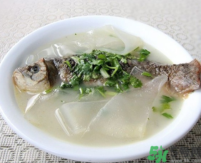 鯽魚湯的營(yíng)養(yǎng)價(jià)值 鯽魚湯的功效與作用