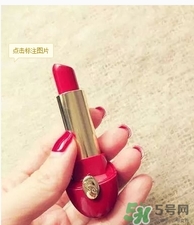 復(fù)古紅口紅適合學(xué)生嗎？復(fù)古紅口紅顯老嗎？