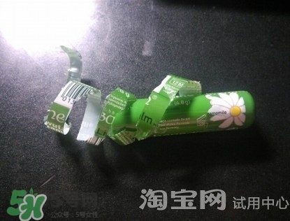 小甘菊唇膏小孩能用嗎？herbacin賀本清小甘菊唇膏小孩可以用嗎？