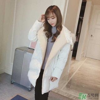 小個(gè)子女生適合穿什么羽絨服？個(gè)子矮的女生適合什么羽絨服