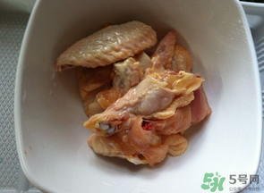 腌雞肉用什么調(diào)料？雞肉用什么腌制？