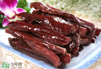 風(fēng)干牛肉是生的嗎？風(fēng)干牛肉是生的還是熟的？