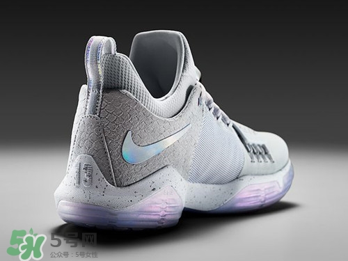 Nike pg 1簽名籃球鞋多少錢一雙?pg 1籃球鞋什么時(shí)候開(kāi)賣