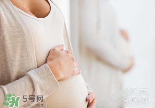 孕婦可以經(jīng)常摸肚子嗎？孕婦經(jīng)常摸肚子會(huì)怎樣？