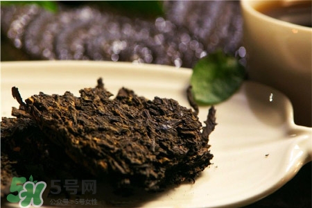 如何用紫砂壺泡茶？怎樣用紫砂壺泡茶？