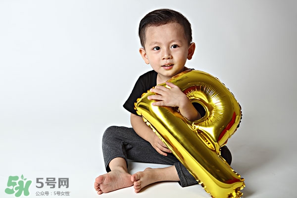 3歲寶寶發(fā)育指標(biāo) 3歲寶寶發(fā)育標(biāo)準(zhǔn)