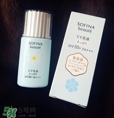 蘇菲娜藍(lán)小花和白小花哪個(gè)好？sofina蘇菲娜藍(lán)小花和白小花對(duì)比