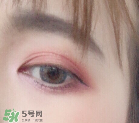 makeup revolution桃花盤怎么畫？makeup revolution桃花盤教程