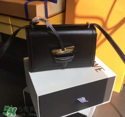 loewe三角包正品多少錢？羅意威巴塞羅那三角包專柜價格