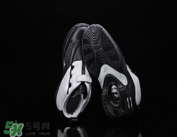 reebok answer4復(fù)刻版在哪買？銳步艾弗森戰(zhàn)靴復(fù)刻哪里有賣？