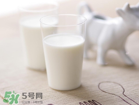 胃脹氣可以喝牛奶嗎？胃脹氣喝牛奶會怎樣？