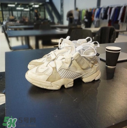 2018vetements reebok pump最新聯(lián)名運動鞋什么樣_好看嗎？