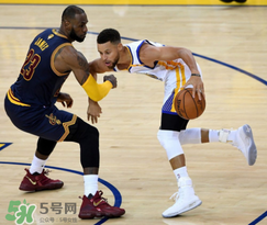 under armour curry4怎么樣？庫里第四代簽名鞋總決賽戰(zhàn)靴細節(jié)諜照