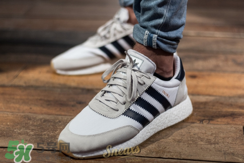 adidas iniki runner上腳效果怎么樣？阿迪達斯復(fù)古跑鞋好看嗎？