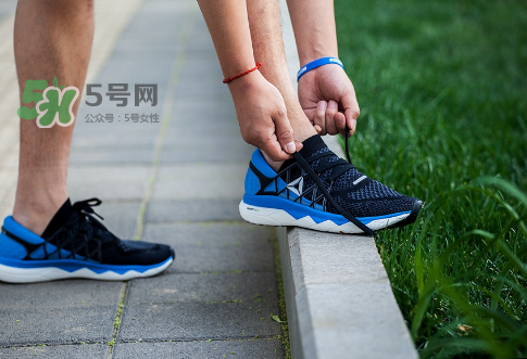 reebok floatride run腳感怎么樣？銳步floatride跑鞋測(cè)評(píng)