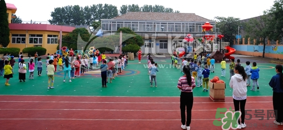 寶寶不去幼兒園怎么辦？寶寶不去幼兒園哭鬧怎么勸導(dǎo)？