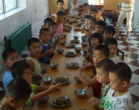 寶寶不去幼兒園可以嗎？寶寶可以不上幼兒園嗎？