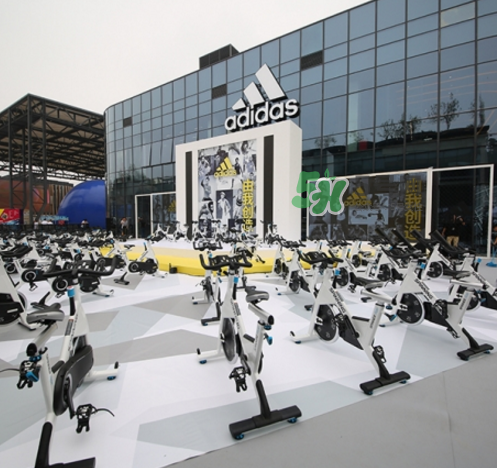 adidas阿迪達斯運動體驗迷你品牌中心是干什么的？