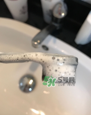 lg竹鹽牙膏怎么樣？lg竹鹽按壓牙膏怎么用？