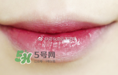 MAC Huggable 唇膏red necessity色號(hào)試色