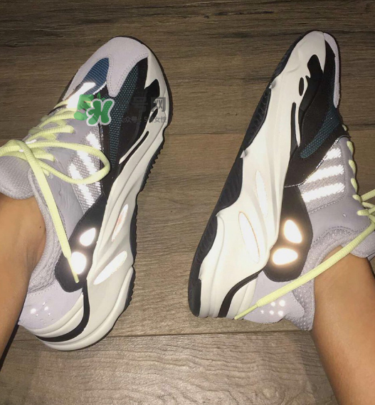 yeezy runner 700多少錢？侃爺復(fù)古跑鞋專柜價格