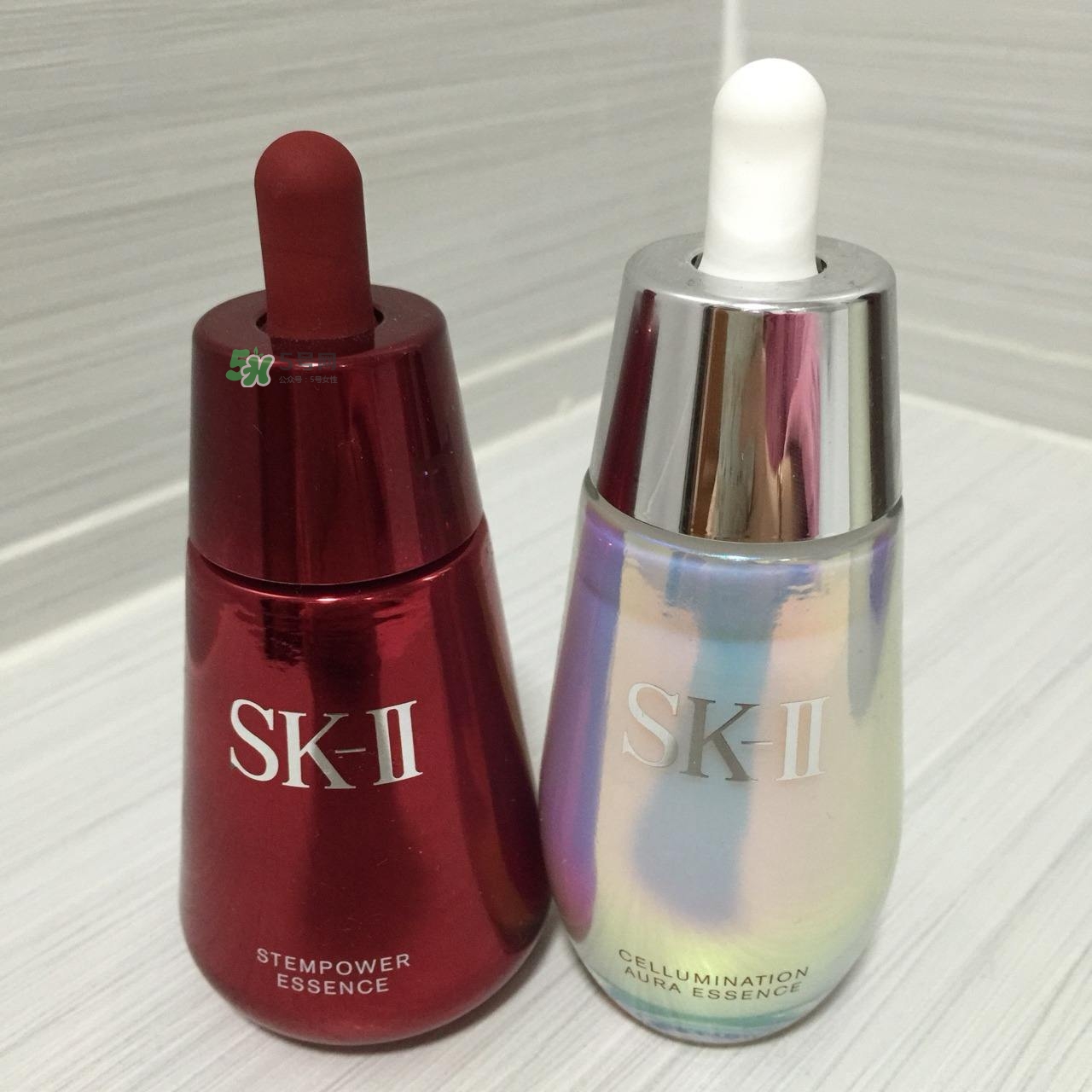 sk2小紅瓶和小燈泡精華哪個(gè)好？sk2小燈泡和小銀瓶精華區(qū)別