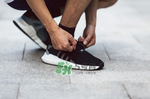 adidas eqt 93/17 boost怎么樣？阿迪達(dá)斯eqt 93/17 boost測(cè)評(píng)