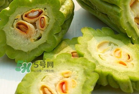 苦瓜的營養(yǎng)價值_苦瓜的功效與作用及食用禁忌