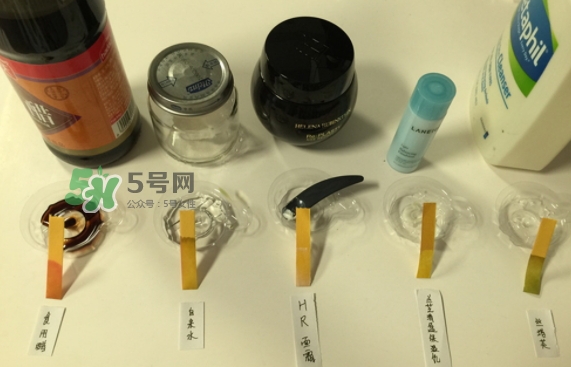 hr黑繃帶對(duì)痘痘有用嗎？赫蓮娜黑繃帶面霜使用心得