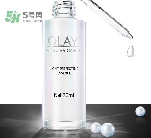 olay玉蘭油小白瓶小綠瓶哪個好？olay小白瓶小綠瓶區(qū)別