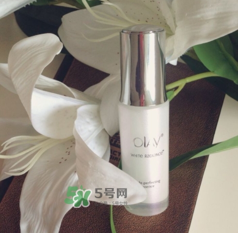 olay玉蘭油小白瓶小綠瓶哪個好？olay小白瓶小綠瓶區(qū)別