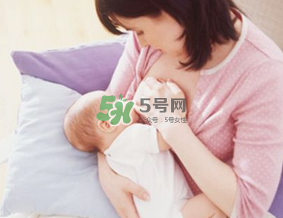 母乳喂養(yǎng)會乳糖不耐受嗎？母乳喂養(yǎng)會過度喂養(yǎng)嗎？