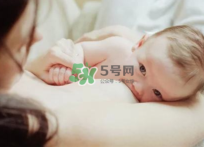 母乳喂養(yǎng)預(yù)防乳腺癌嗎？不喂母乳會(huì)的乳腺癌嗎？