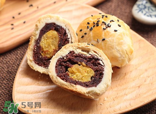 ?蛋黃酥可以不用豬油嗎？蛋黃酥用什么油好？