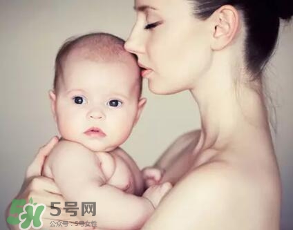 母乳到什么時候就沒營養(yǎng)了？母乳什么時候斷最好？